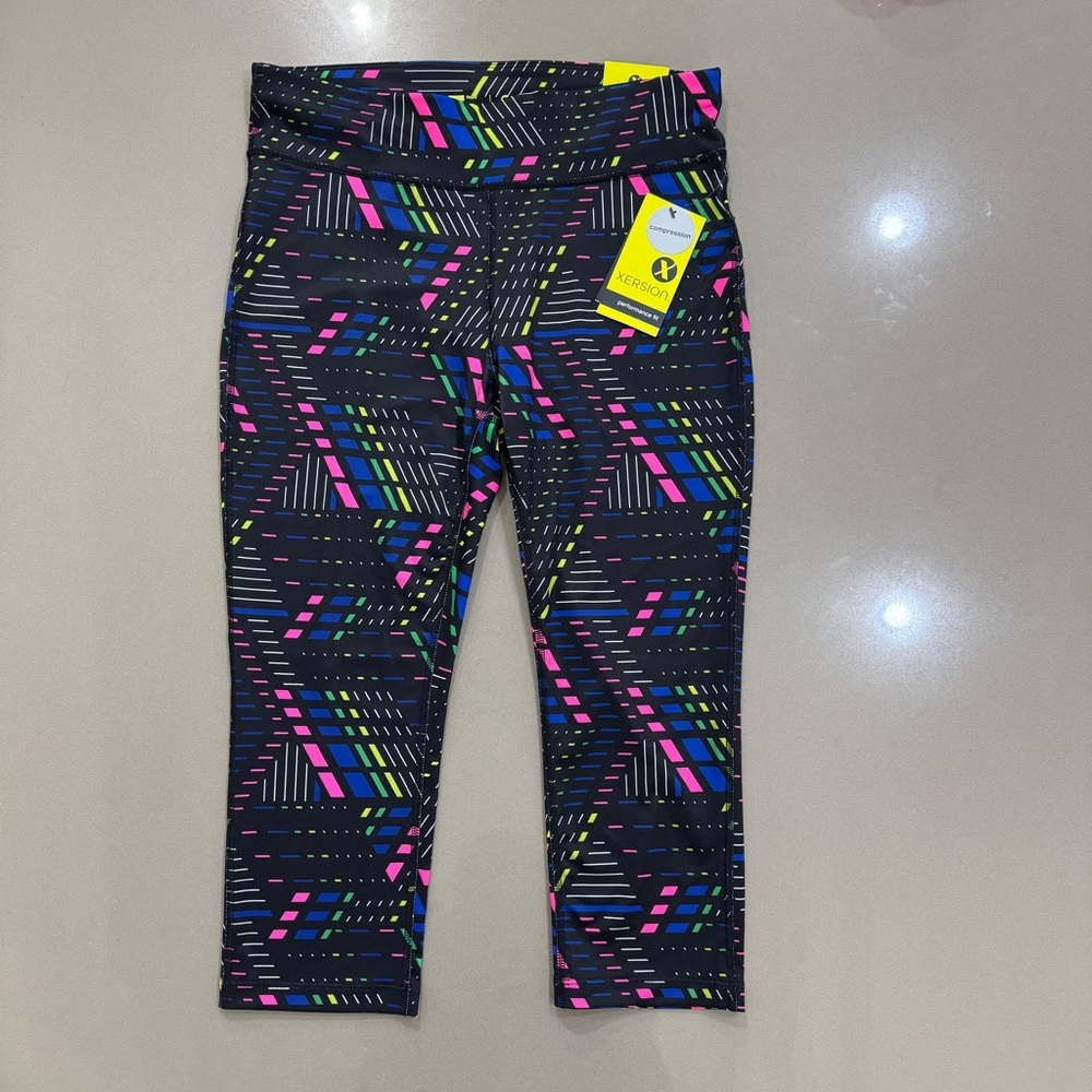 Xersion Capri Leggings, Size M, Black/Multi